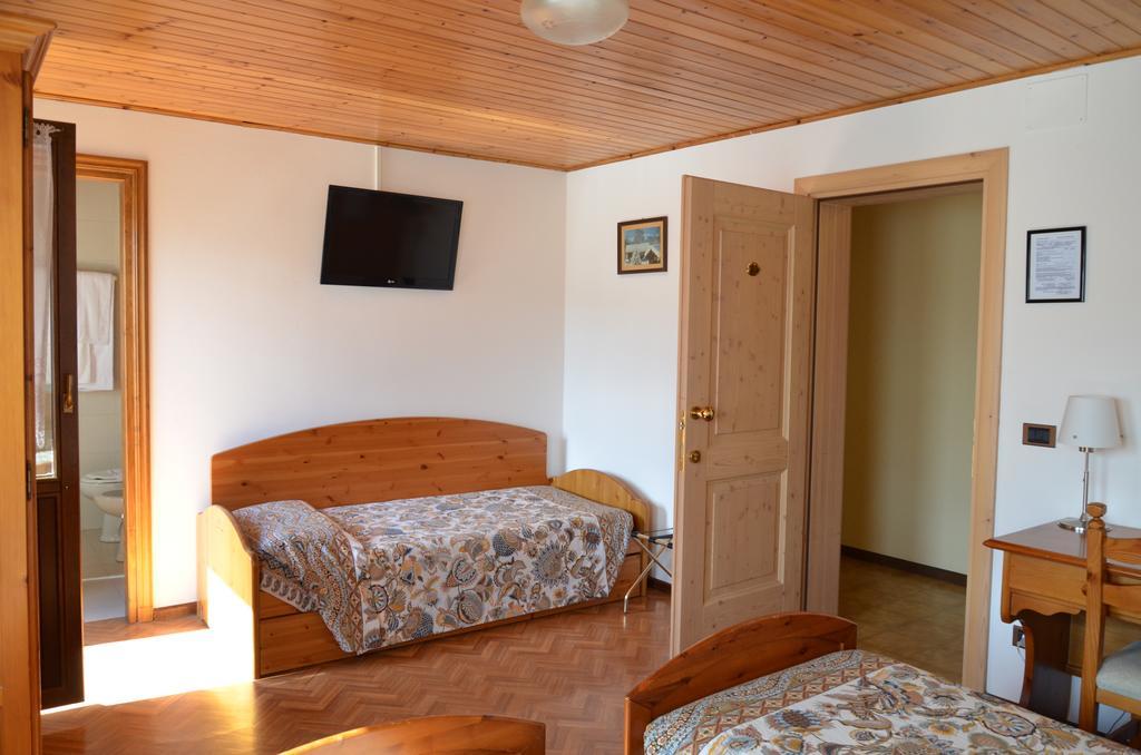 Albergo Cavallino Pieve di Cadore Ruang foto